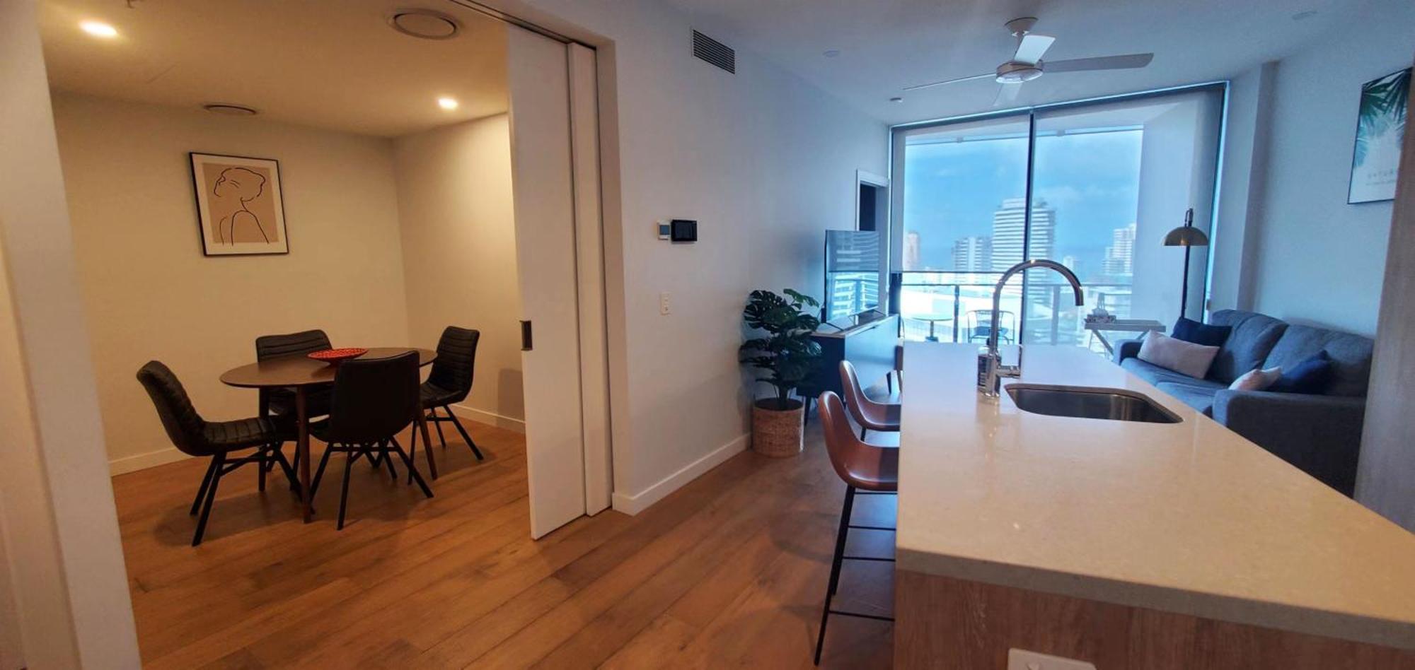 Above Broadbeach Casino 1brplus Study Ocean-city Views